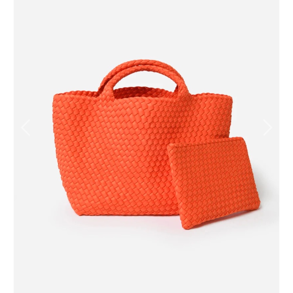 Nagedi Medium Tote with Pouch. Gently used